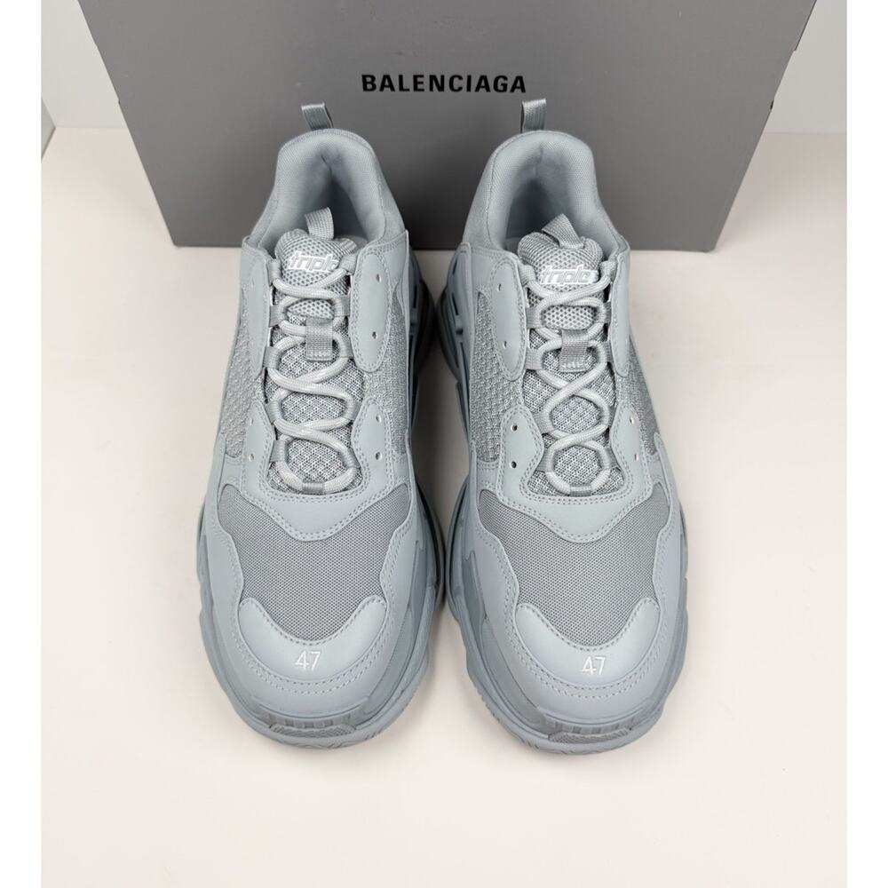 Balenciaga Triple S Sneakers in Grey - Picture 3 of 10